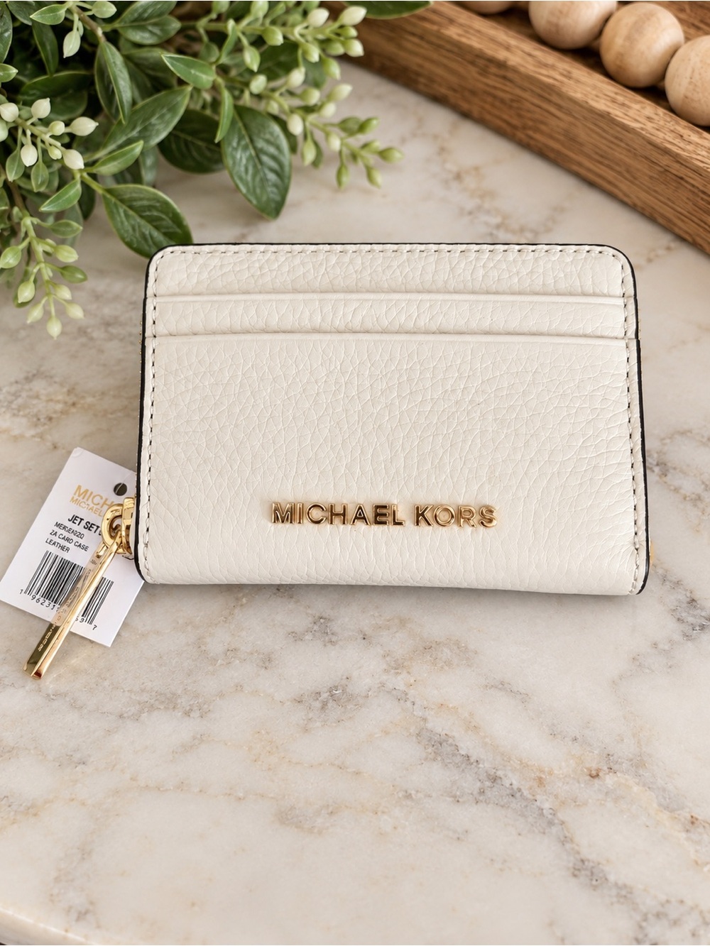 NWT Michael Kors Jet Set Travel Vanilla Leather Zip-Around Wallet Card Case